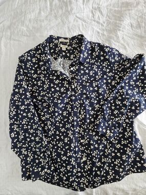 L.L. Bean Navy Floral Button Down with Daisies Size 2X
